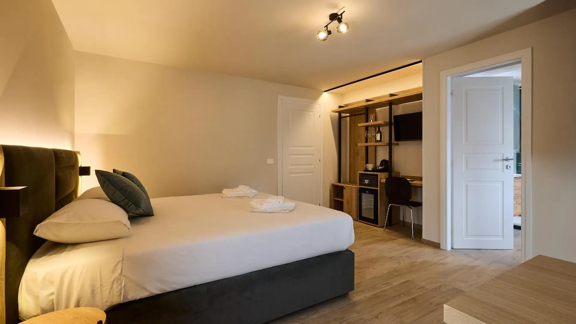 Relais Tiburtina Bed & Breakfast Rome 2*,  Italy