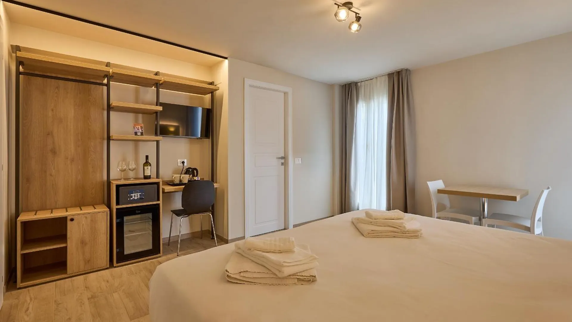 **  Relais Tiburtina Bed & Breakfast Rome Italy