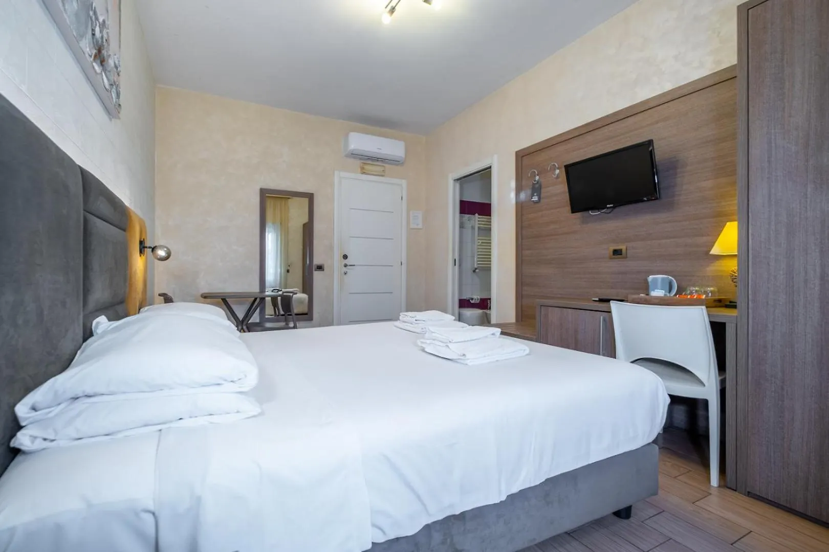 Relais Tiburtina Bed & Breakfast Rome